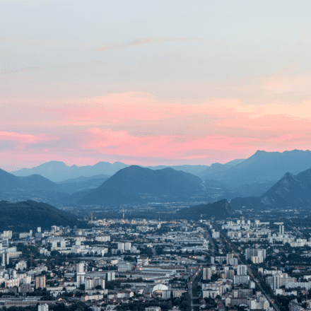 Vue sur Grenoble et son agglomération